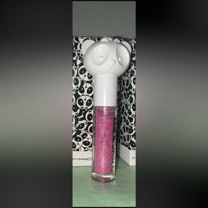 MAC Panda Kiss Lipglass